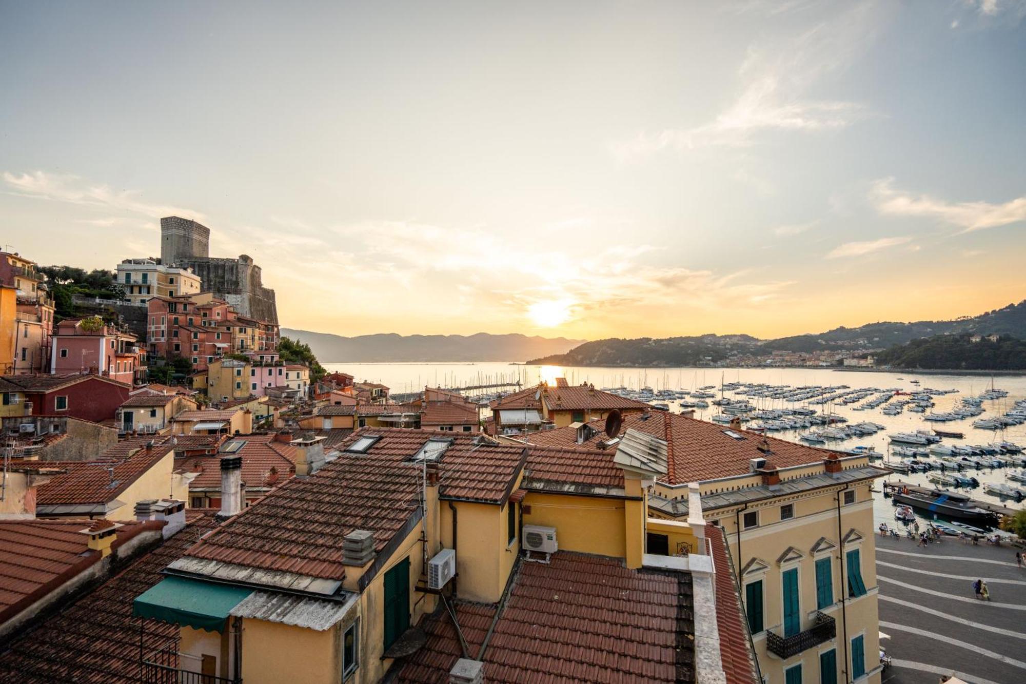 Torretta San Rocco -Luxury Suite Леричи Экстерьер фото